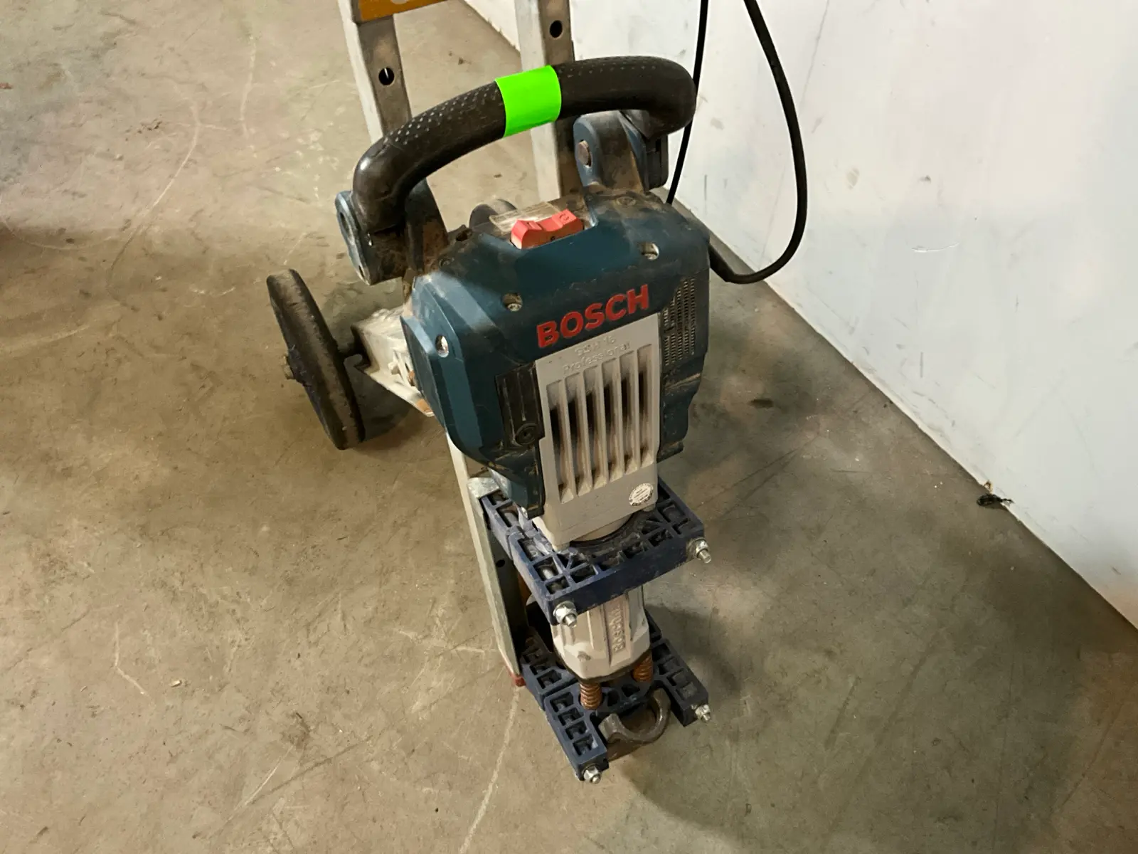 Bosch GSH 16 udarni čekić s kolicima - Slika 3